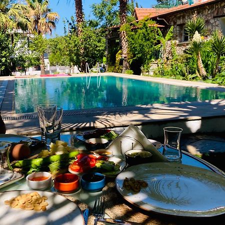 Urla Bella Hotel Bagian luar foto